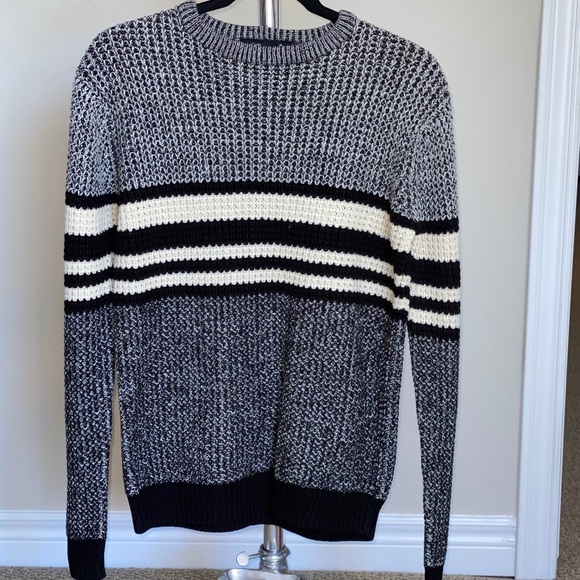 Knitted Wool Slim Fit Crew Neck - Picture 3 of 3